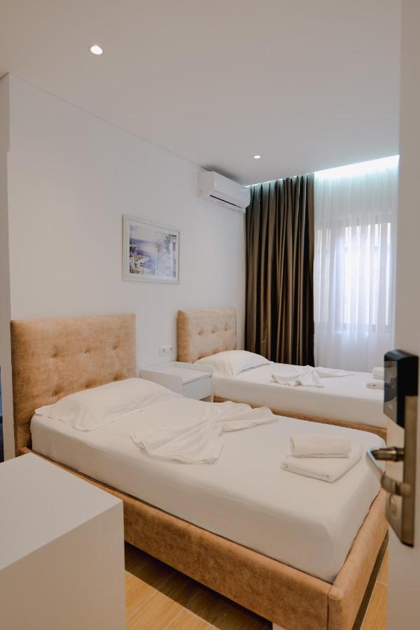 Vila Jona Sarandë Exterior foto