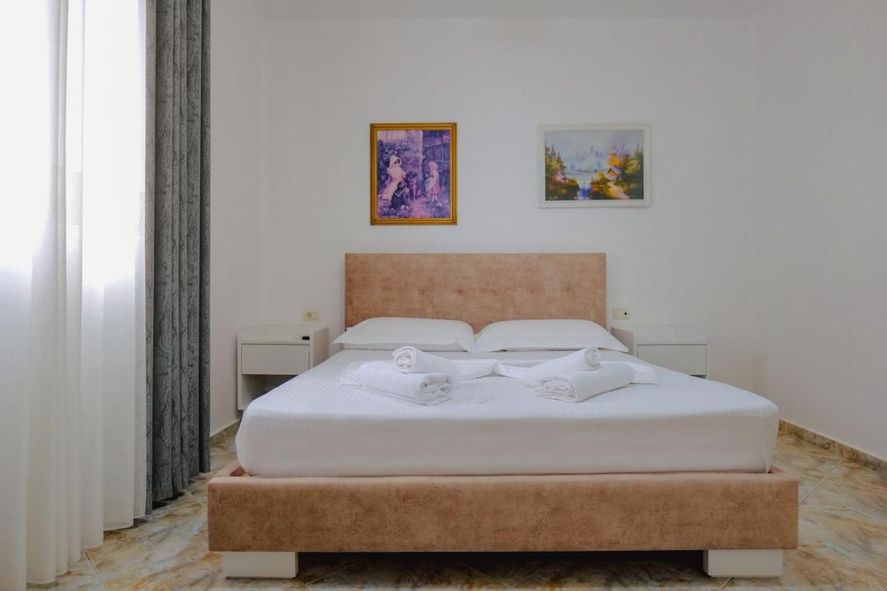 Vila Jona Sarandë Exterior foto